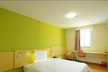 هتل 7days Inn Urumuqi West Kashi Road Airport
