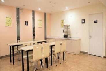 Отель 7 Days Inn Xi An North Economic Development Zone 4th Fengcheng Road