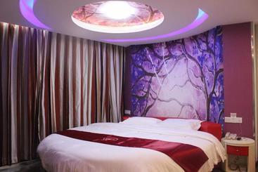 Thank Inn Chain Hotel Guangdong Shenzhen Bantian Wuhe Subway Station