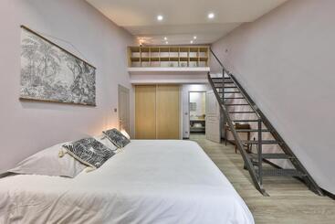 ベッドアンドブレックファースト Maison D'hôtes 1800