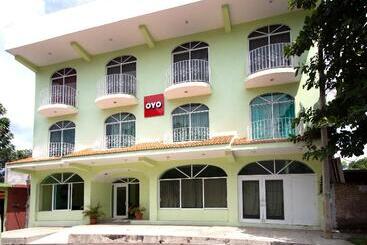 OYO Hotel Estacion,José Cardel,Parque Central Revolución