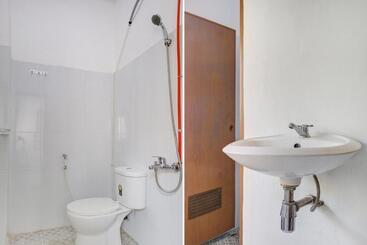 호텔 Oyo 3690 Wisma Yani Syariah