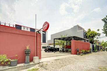 בית מלון כפרי Oyo 3702 Homestay Bougenville