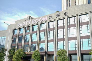 هتل Donghua Apartment