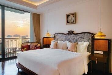 هتل Hôtel Perle D Orient Cat Ba Mgallery