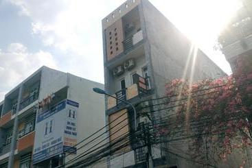 هتل Oyo 1131 Truc Lam Near Bien Hoa General Hospital