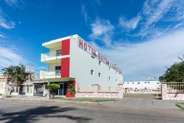هتل Oyo  Suites San Fernando