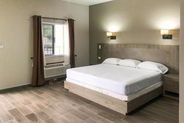 Palms Hotel Acuña