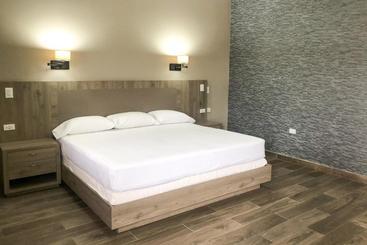 Palms Hotel Acuña