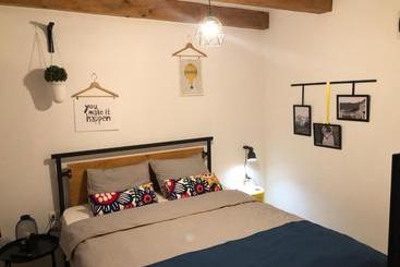 فندق The Top House