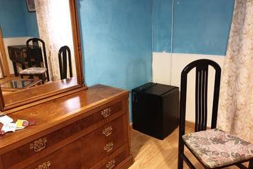 پانسیون Hostal Alfil