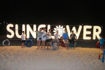 هاستل Sunflower Nhật Lệ