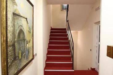 تختخواب و صبحانه Villa Galeb