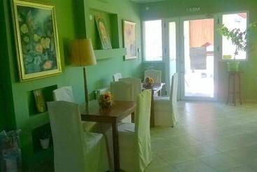 تختخواب و صبحانه Meridiana