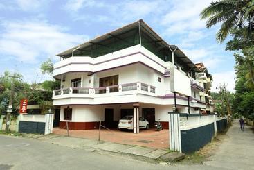 فندق Oyo 16717 Sreekrishna Kailas Inn