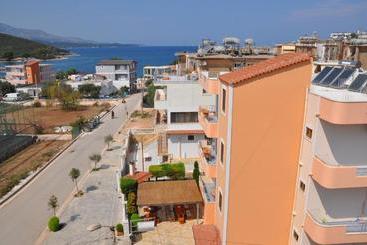 بنسيون Villa Edi&linda