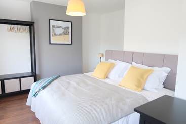 1 Saron Cottages
