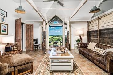 별장 Your Luxury Escape  Bhadra Bails