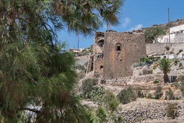 Pensió Loukas Kontos Traditional House