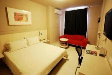 호텔 Jinjiang Inn Kaifeng Gulou