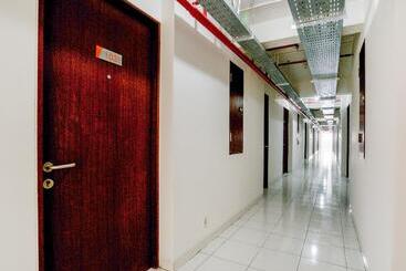 Отель Oyo 2942 Apartement River View Jababeka