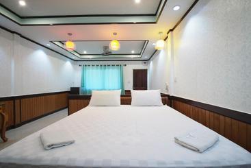 هتل Oyo 911 Suanphai Resort