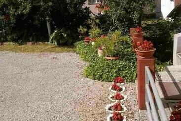 پانسیون Apartman Nisa