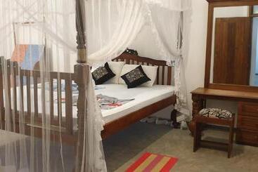 膳宿费 Lavender Mirissa