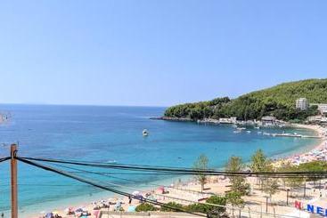 Отель Fane S Apartments