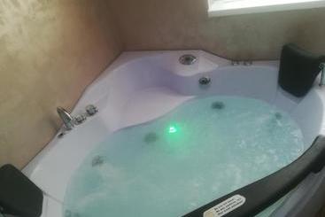 پانسیون Jacuzzi Room