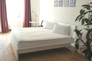 پانسیون Jules Home
