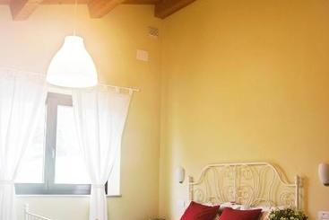 پانسیون Sottocastello Il Casale