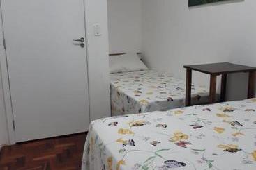 Yellow Hostel Praia Da Costa