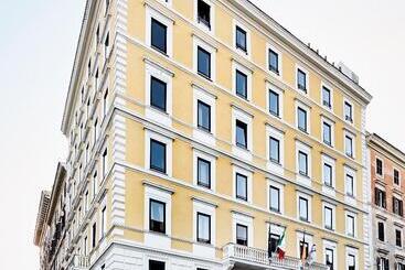 هاستل Generator Rome