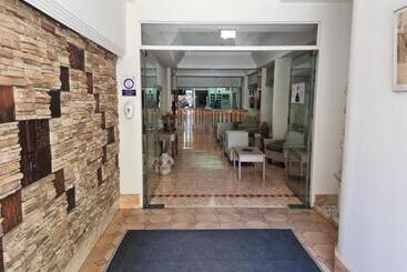 Apartamentos Catalina Park