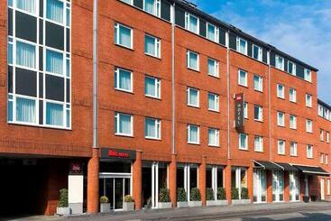 בית מלון כפרי Ibis Namur Centre