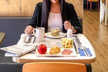 هتل Ibis Zurich City West