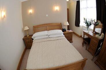 Old Mill Hotel & Lodge