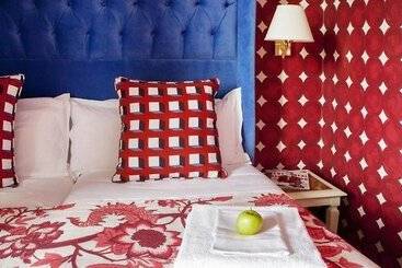 هتل Room Mate Luca