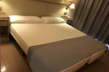 فندق Vía Valentia