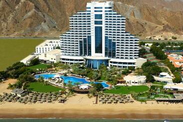 Le Méridien Al Aqah Beach Resort