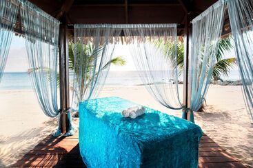 Le Méridien Al Aqah Beach Resort