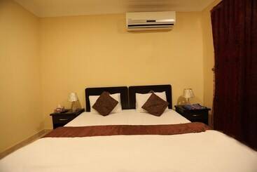 Al Eairy Furnished Apartments Dammam 8