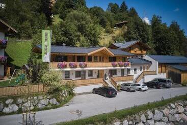 Am Zwölferkogel Appartements