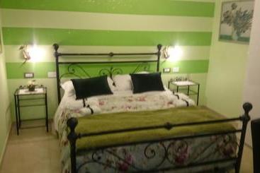 پانسیون Affittacamere Villa Giulia