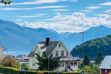 بنسيون Fjord View Apartment