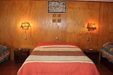 פנסיון Hostal Harepakoba