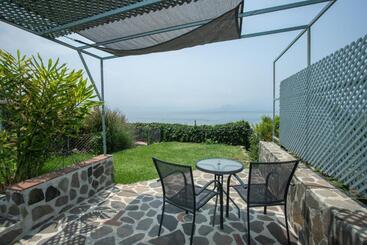 پانسیون Lake Front Suite At Los Elementos