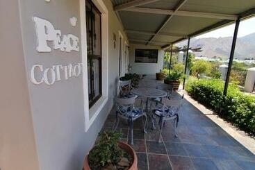 بنسيون Peace Cottage