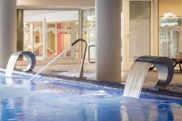 호텔 ALEGRIA Caprici Verd 4*SUP